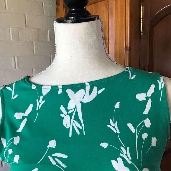 Alfani sleeveless Top EUC Size S Green With White Pattern………. - Picture 3 of 5